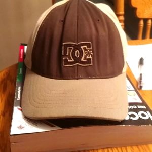 Men's S-M flexfit DC skateboarding hat